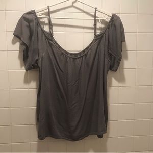 Torrid 2 Women Gray Cold Shoulder Top With Adjustable Straps and Flutter Sleeves